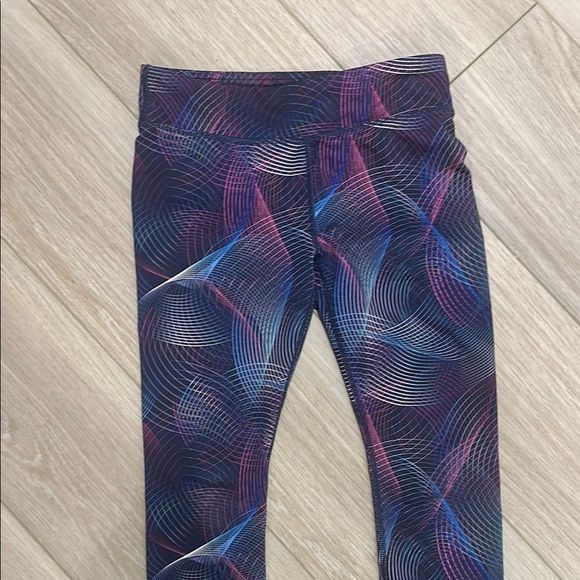 Skechers Blue and Purple Geometric Capri Leggings - Picture 2 of 7